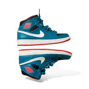 N i k e. Air Jordan 1 Retro Mid Teal 2016 - 554724 308 - RARE!